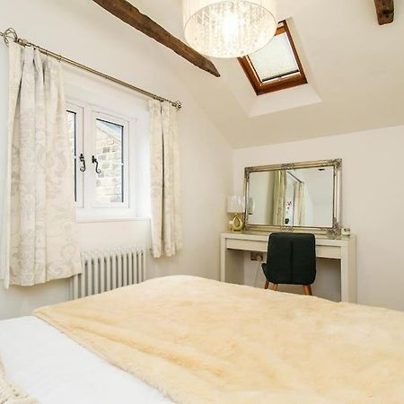 Millstone Cottage Newmillerdam Hill Top Екстериор снимка