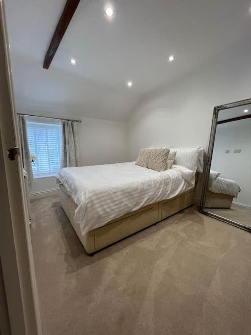 Millstone Cottage Newmillerdam Hill Top Екстериор снимка