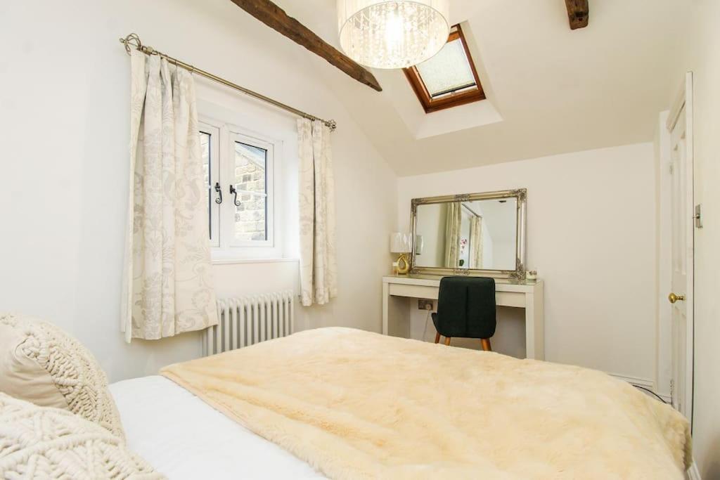 Millstone Cottage Newmillerdam Hill Top Екстериор снимка
