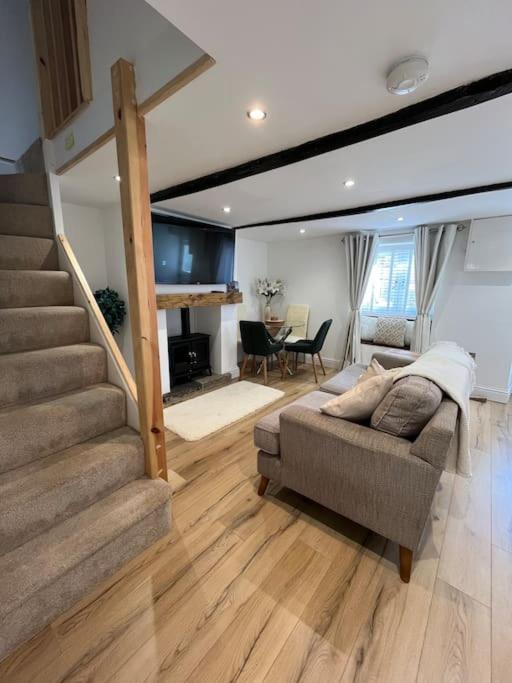 Millstone Cottage Newmillerdam Hill Top Екстериор снимка