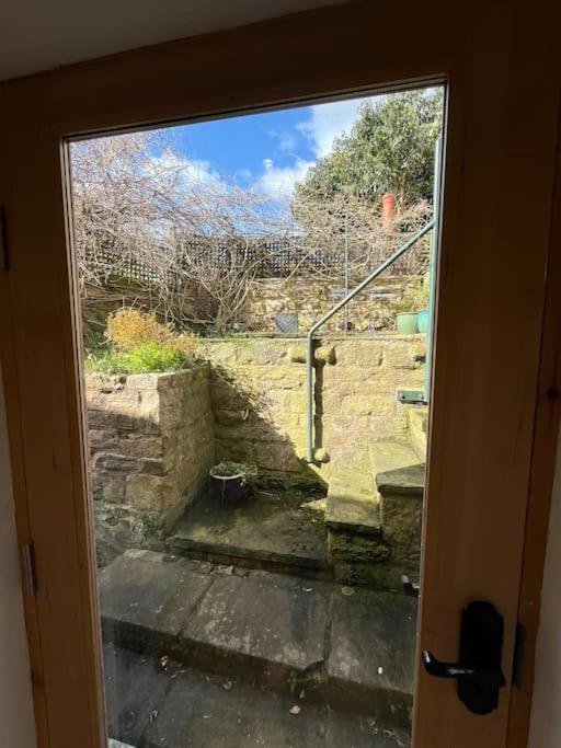 Millstone Cottage Newmillerdam Hill Top Екстериор снимка