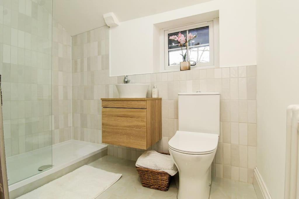 Millstone Cottage Newmillerdam Hill Top Екстериор снимка